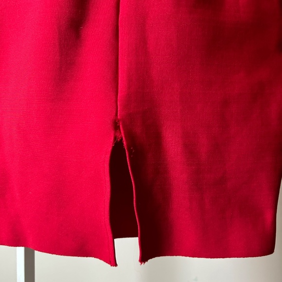 Red hot dress! - Picture 8 of 9